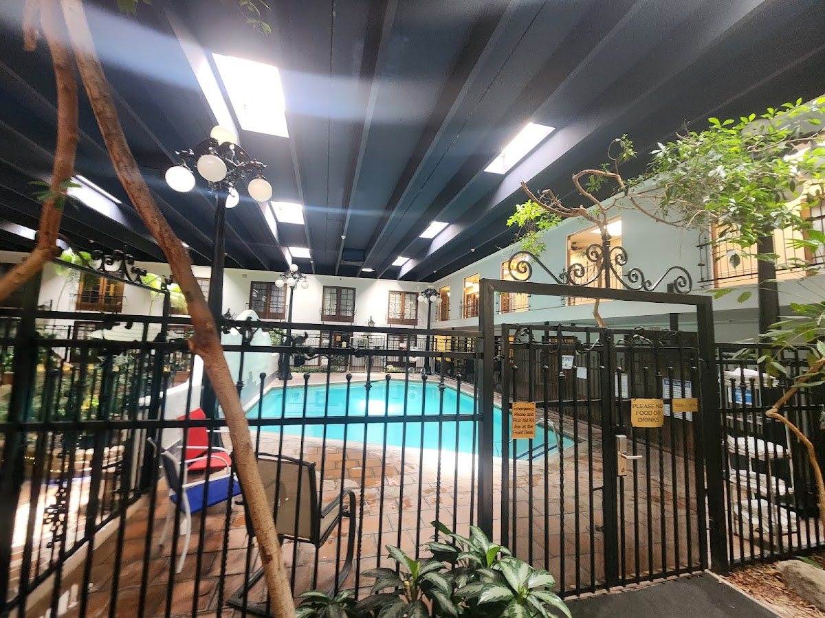 Ramada by Wyndham Las Cruces Hotel & Conference Center photo 3