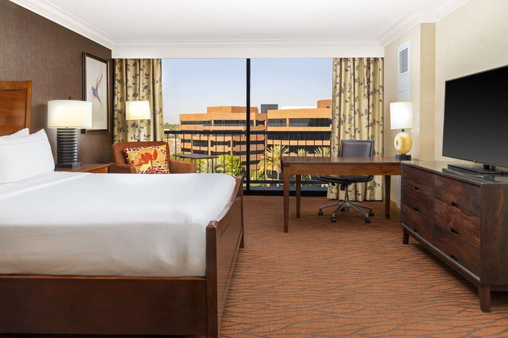 Hilton Orange County/Costa Mesa photo 2