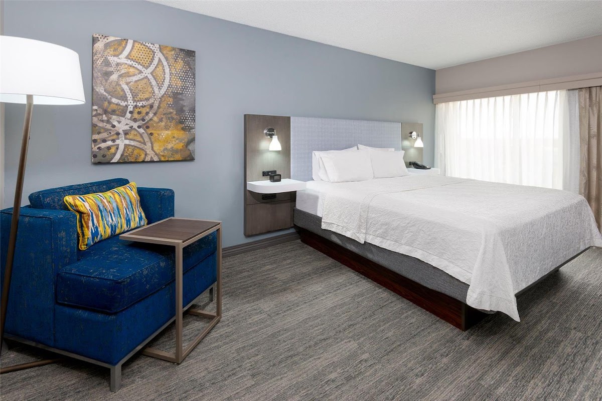 Hampton Inn & Suites Kansas City-Country Club Plaza photo 2
