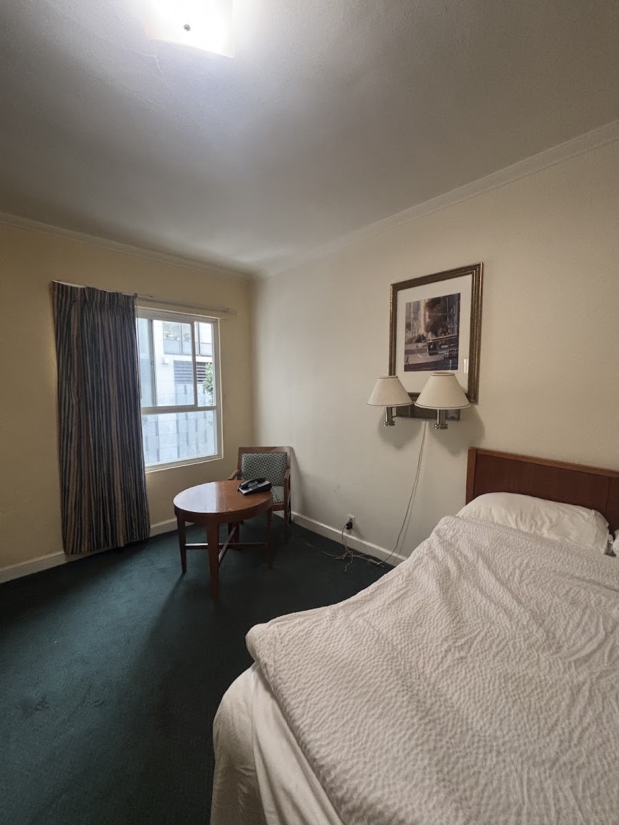 Embassy Hotel photo 2