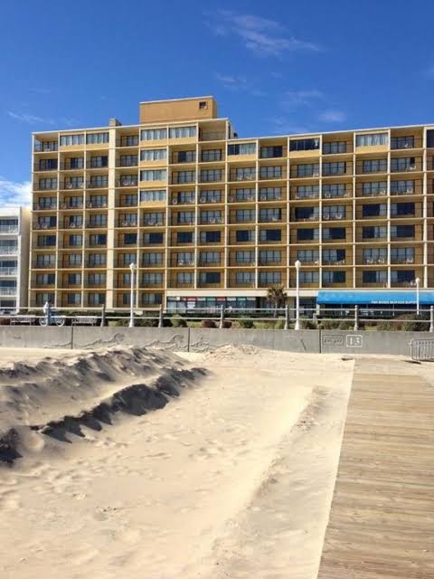 Four Points by Sheraton Virginia Beach Oceanfront photo 2