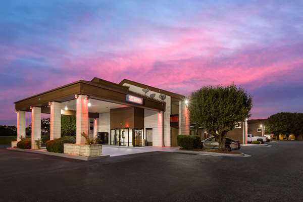 Econo Lodge Madison Airport
