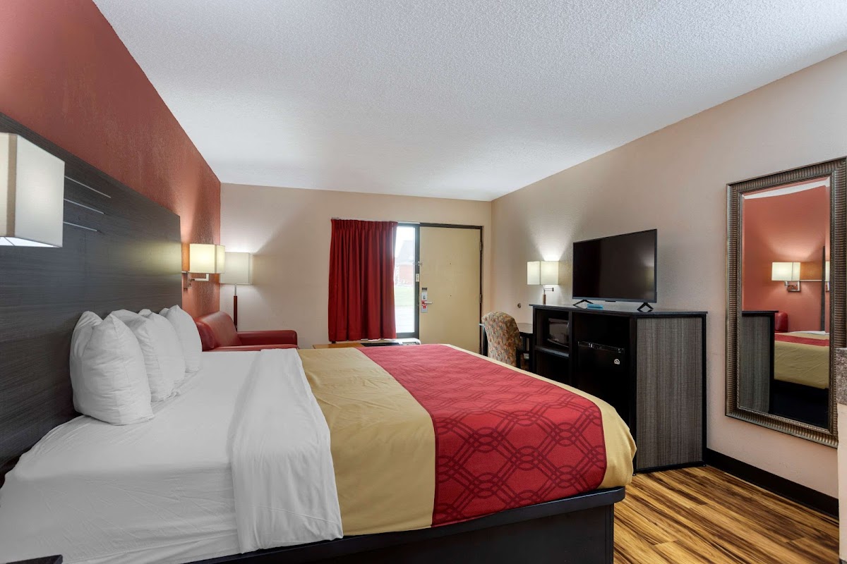 Econo Lodge Madison Airport photo 2