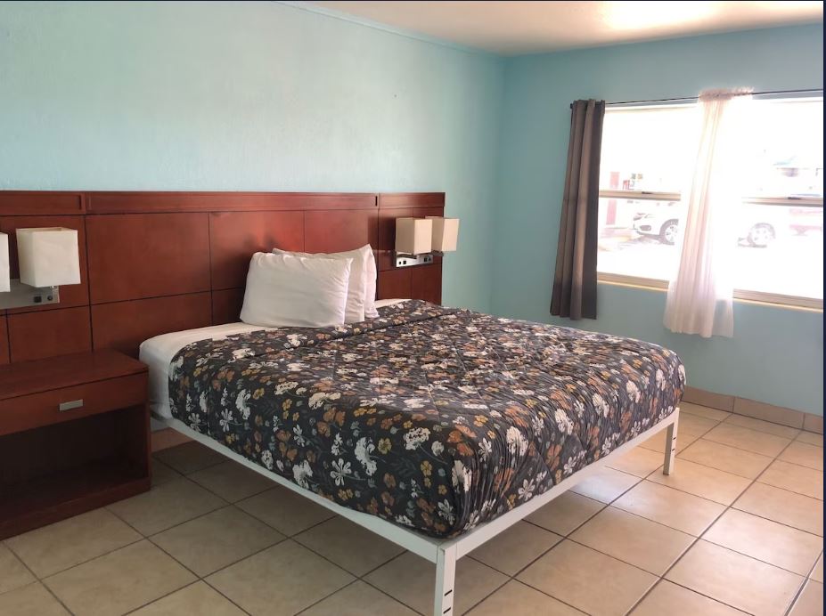 Economy Suites photo 2