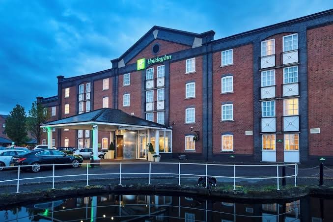 Holiday Inn Ellesmere Port - Cheshire Oaks by IHG