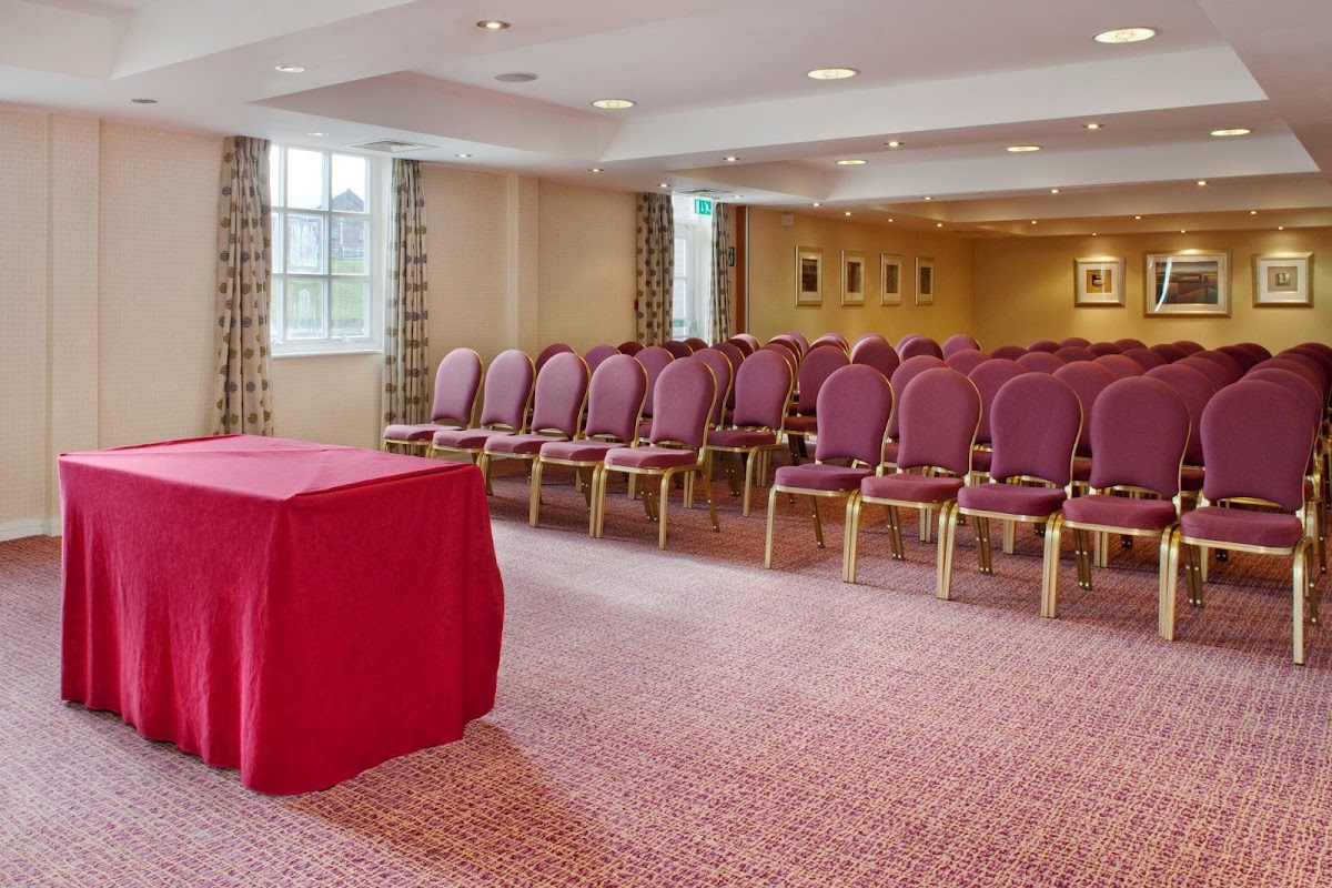 Holiday Inn Ellesmere Port - Cheshire Oaks by IHG photo 2