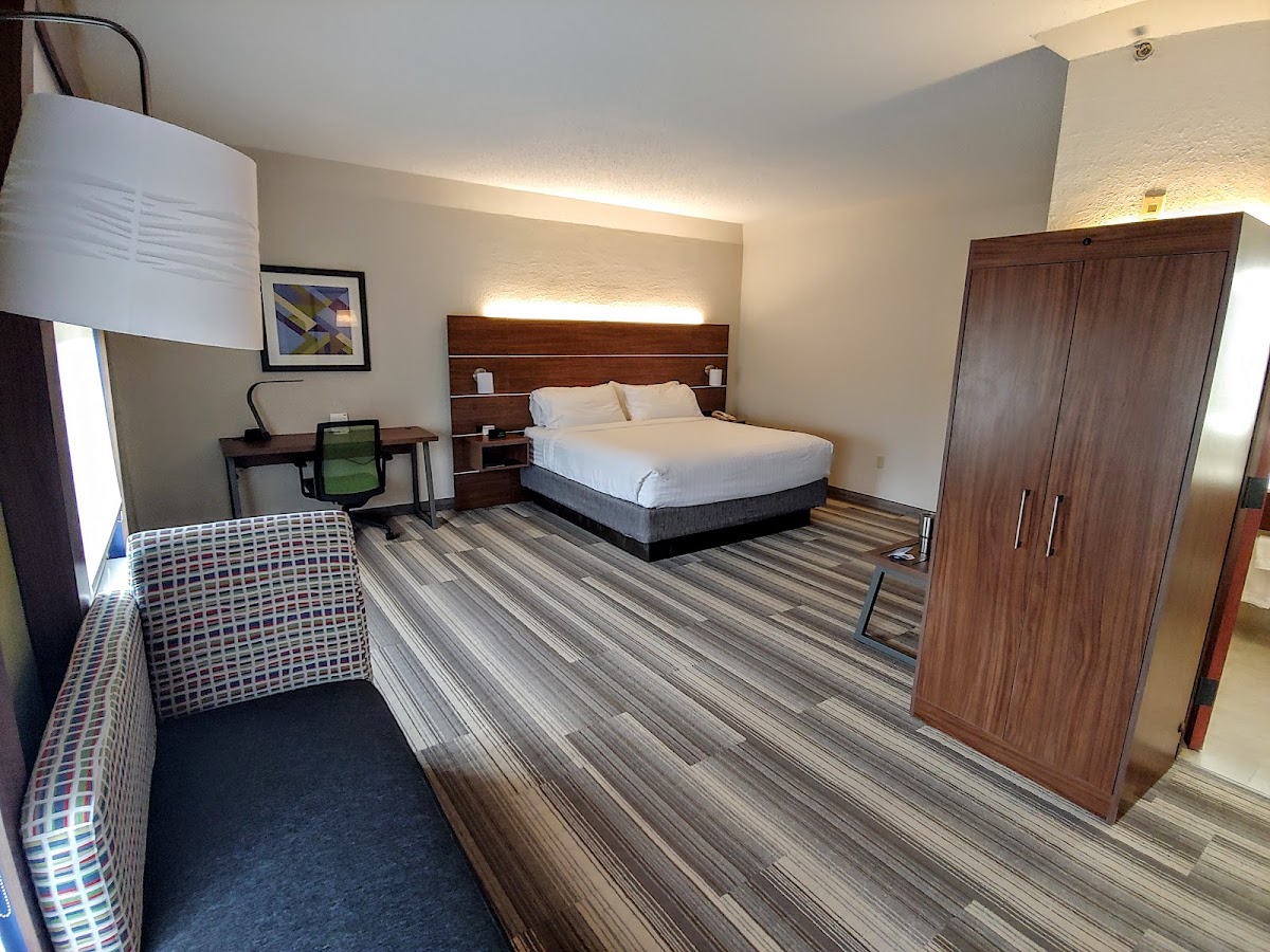 Holiday Inn Express & Suites Houston - Memorial Park Area by IHG photo 2