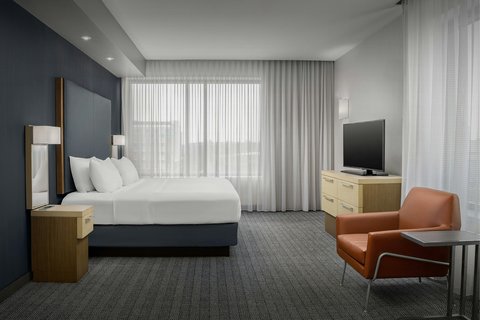 Courtyard by Marriott Muncie at Horizon Convention Center photo 2