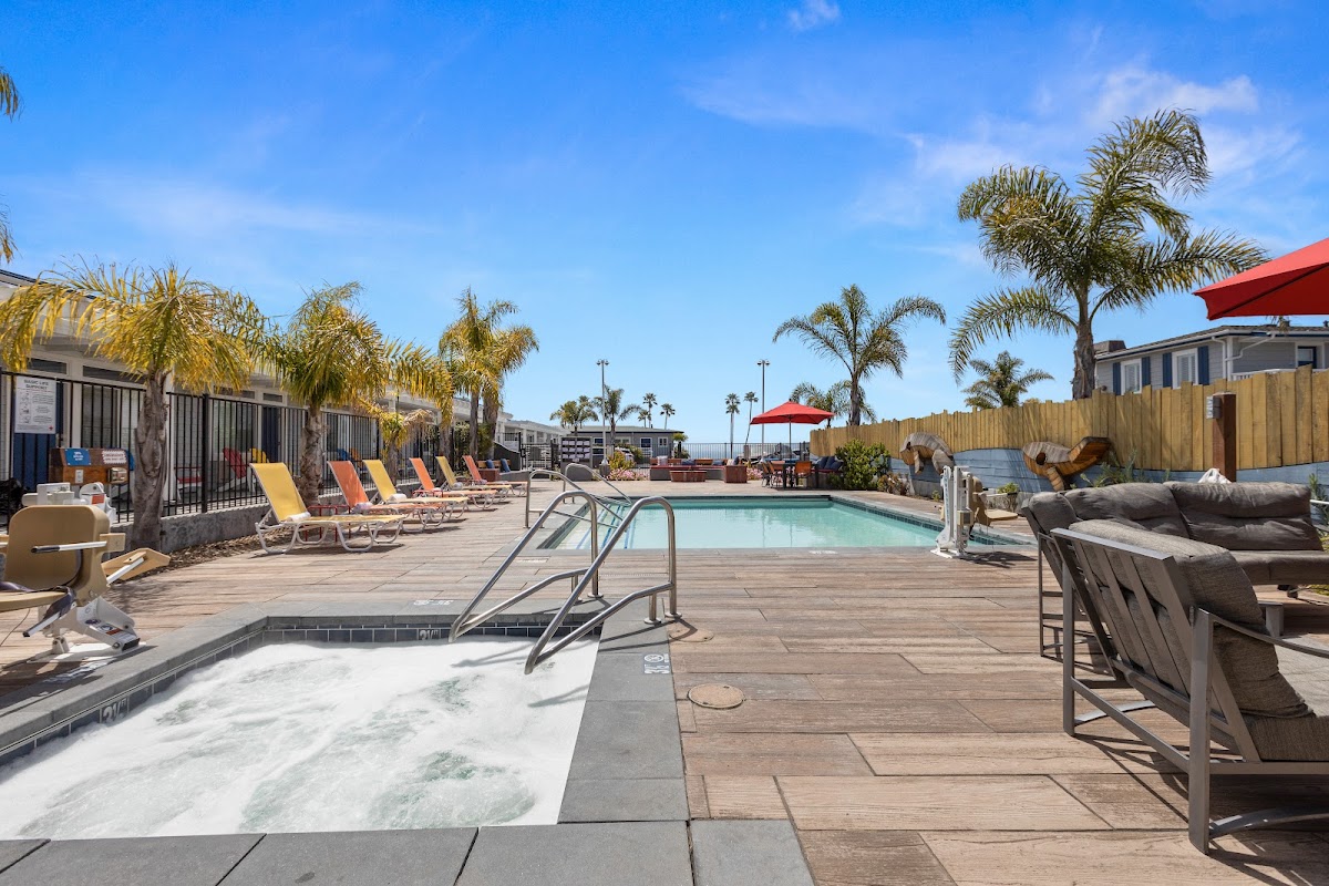 Beach Street Inn and Suites
