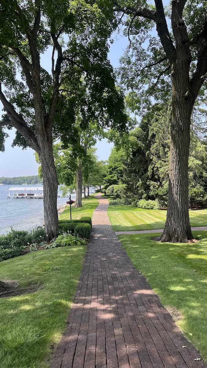 Lake Geneva Shore Path
