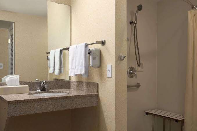 Affordable Suites Grand Rapids photo 2
