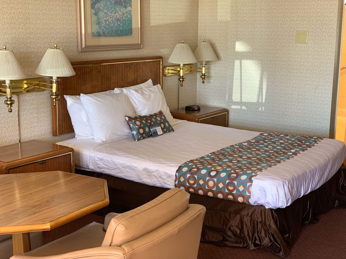 Econo Lodge Inn & Suites Winnemucca photo 2