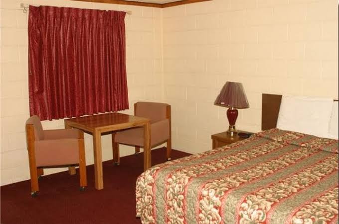 Budget Inn Neosho photo 3