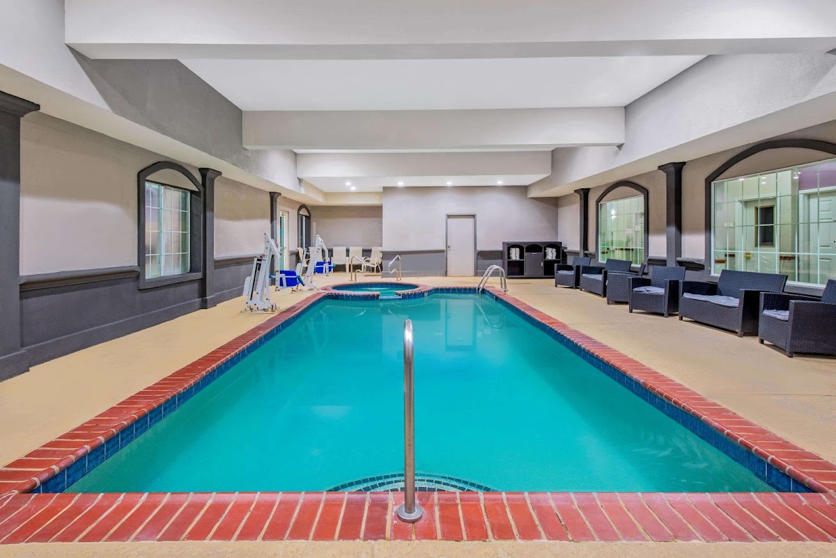 La Quinta Inn & Suites by Wyndham Gainesville photo 3