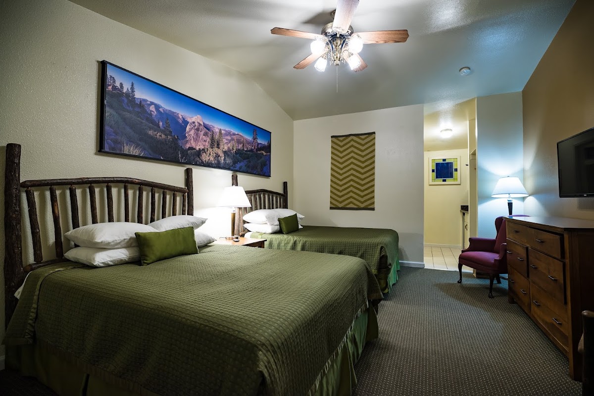 Yosemite Redbud Lodge photo 2