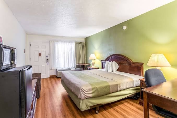 Americas Best Value Inn Edgewood photo 2