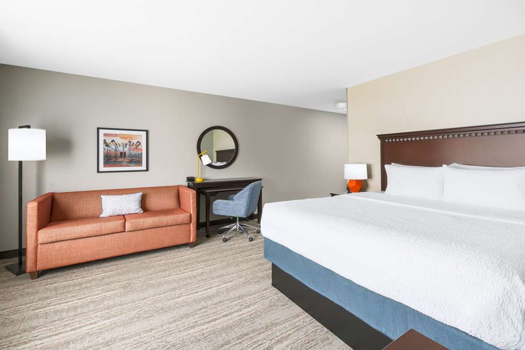 Hampton Inn & Suites Thousand Oaks, CA photo 2
