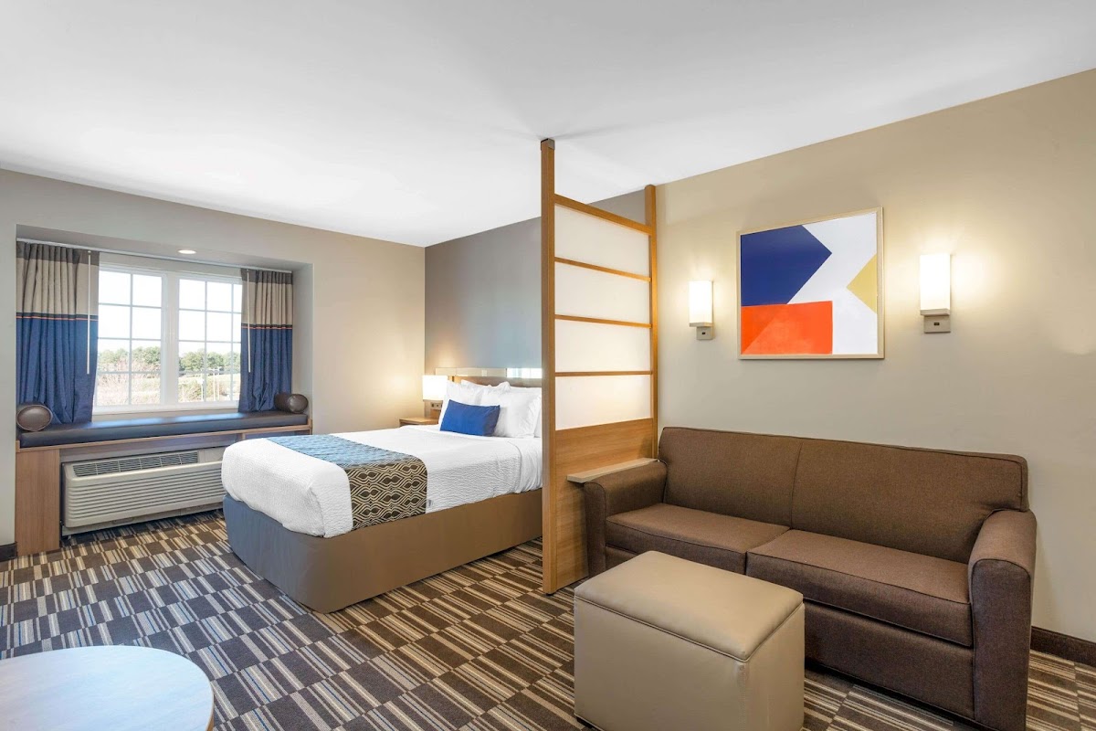 Microtel Inn & Suites by Wyndham South Hill photo 2
