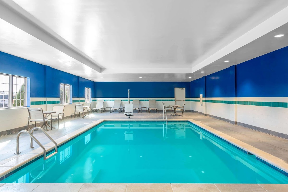 Microtel Inn & Suites by Wyndham South Hill photo 3