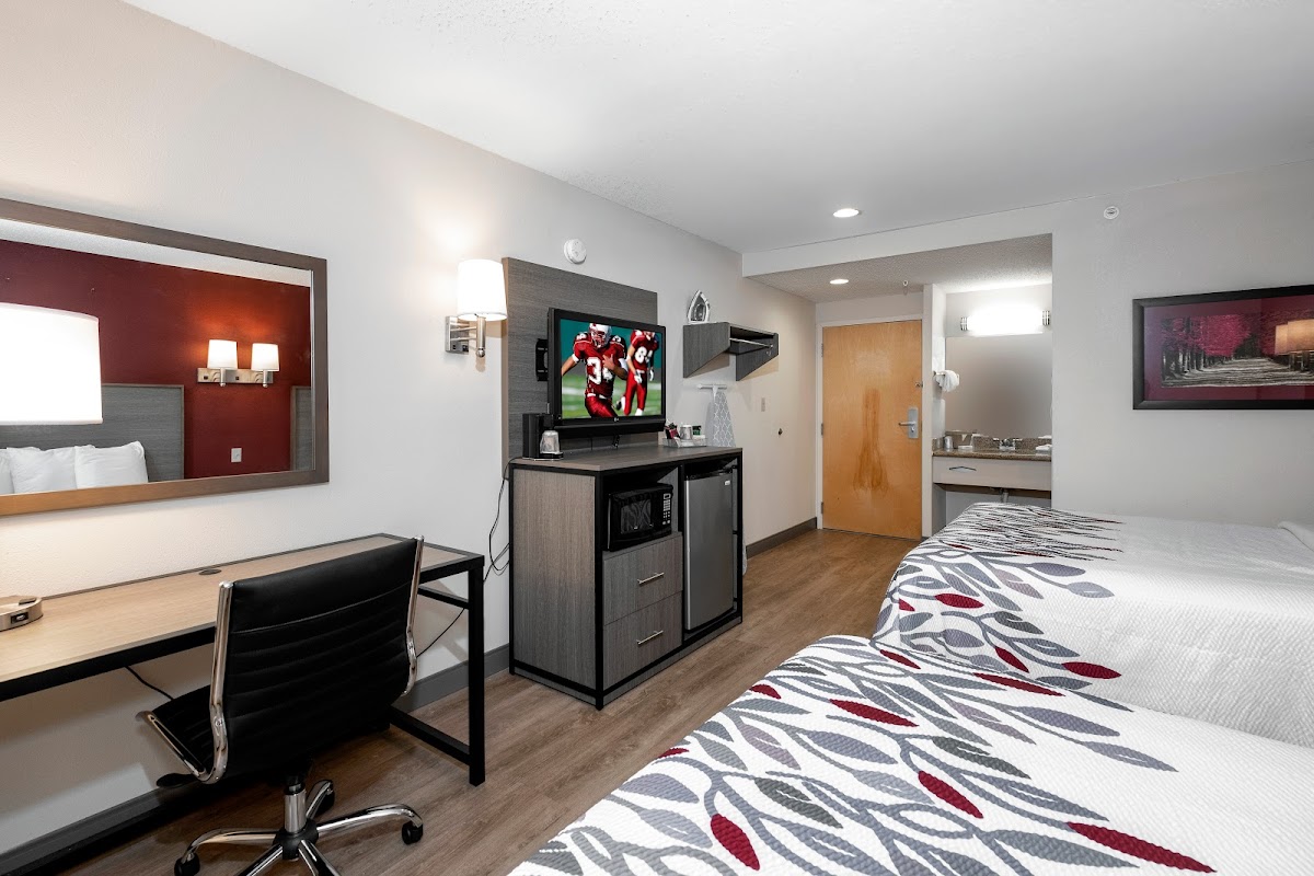 Red Roof Inn Clifton Park photo 2