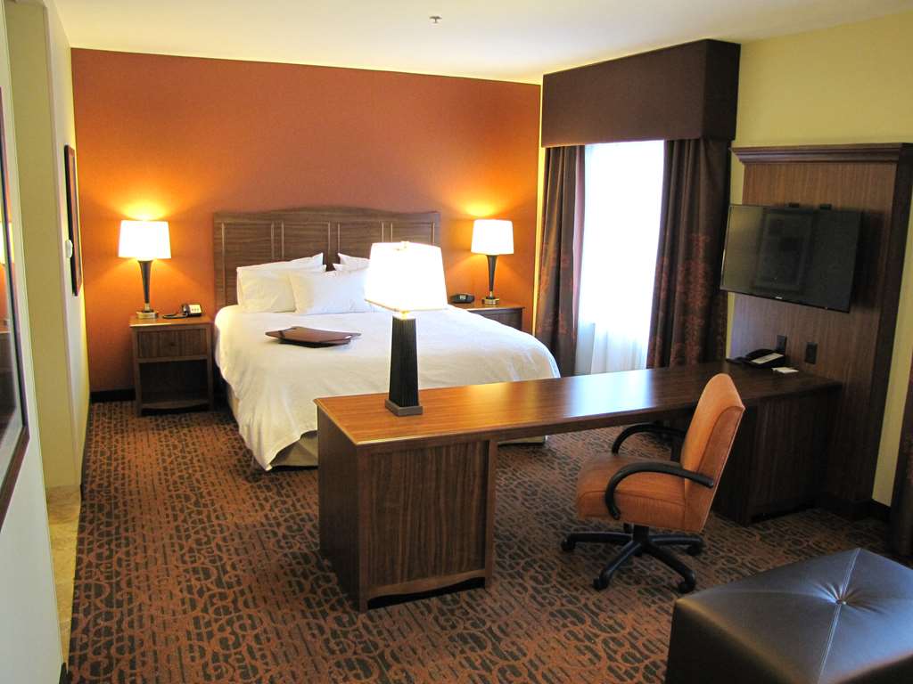 Hampton Inn & Suites Jamestown, ND photo 2