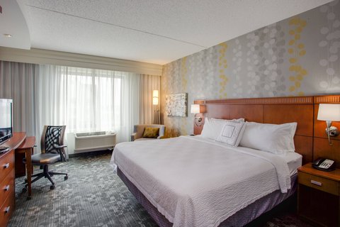 Courtyard by Marriott Republic Airport Long Island/Farmingdale photo 2