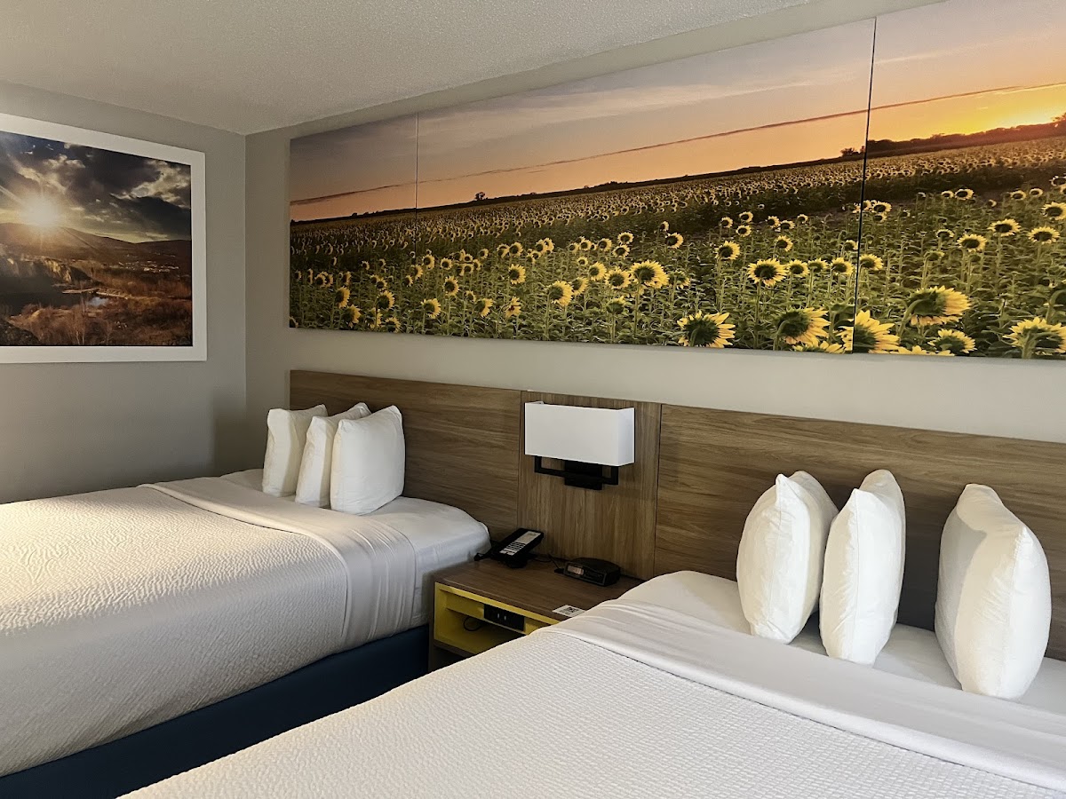 Days Inn by Wyndham Colby photo 2
