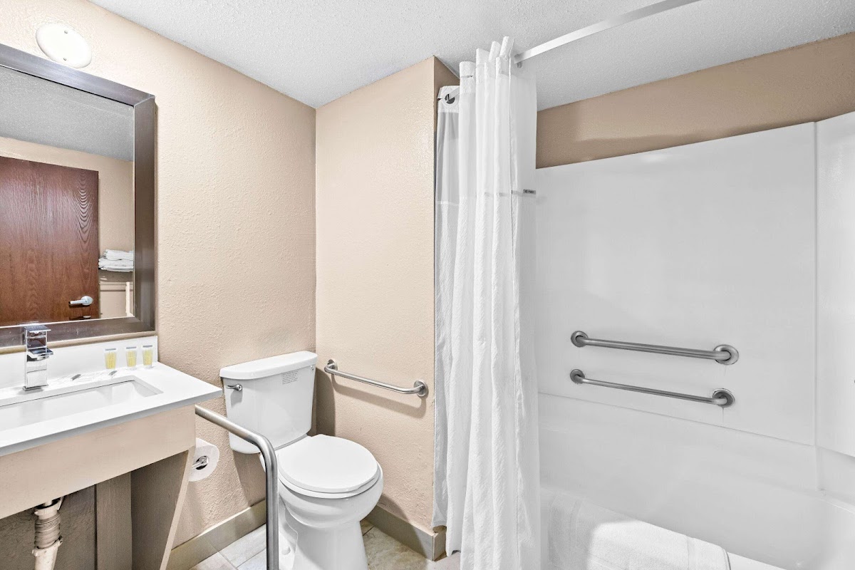 Super 8 by Wyndham Council Bluffs IA Omaha NE Area photo 3