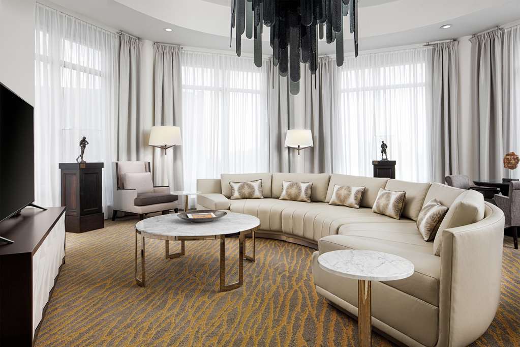 The Inn at Penn, a Hilton Hotel photo 3