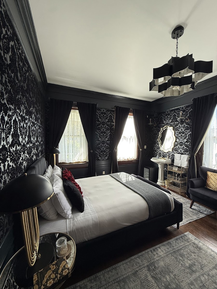 The Weller House photo 2