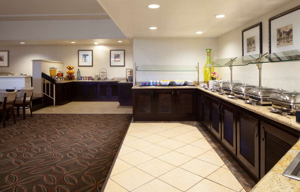 Hilton Tampa Airport Westshore photo 3