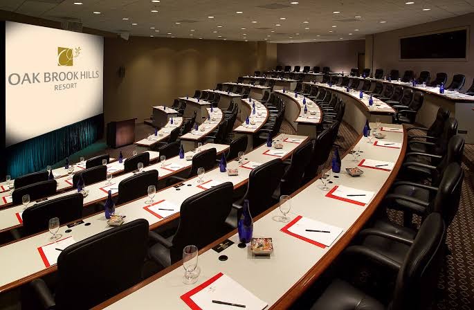 Hilton Chicago/Oak Brook Hills Resort & Conference Center photo 3