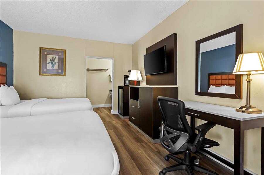 Quality Inn Tampa Airport - Cruise Port photo 2