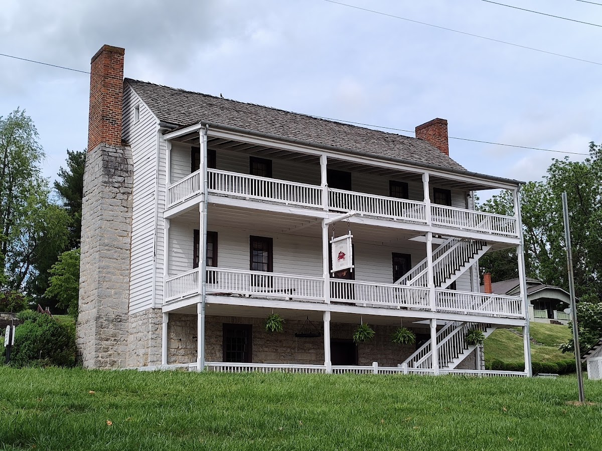 Netherland Inn Museum