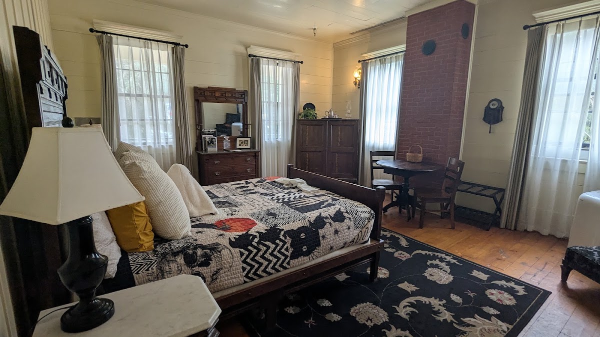 Wolf Creek Inn & Tavern photo 2