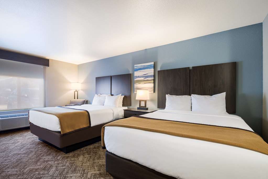 Best Western Golden Spike Inn & Suites photo 2