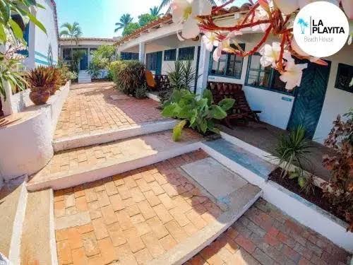 La Playita Beach House photo 3