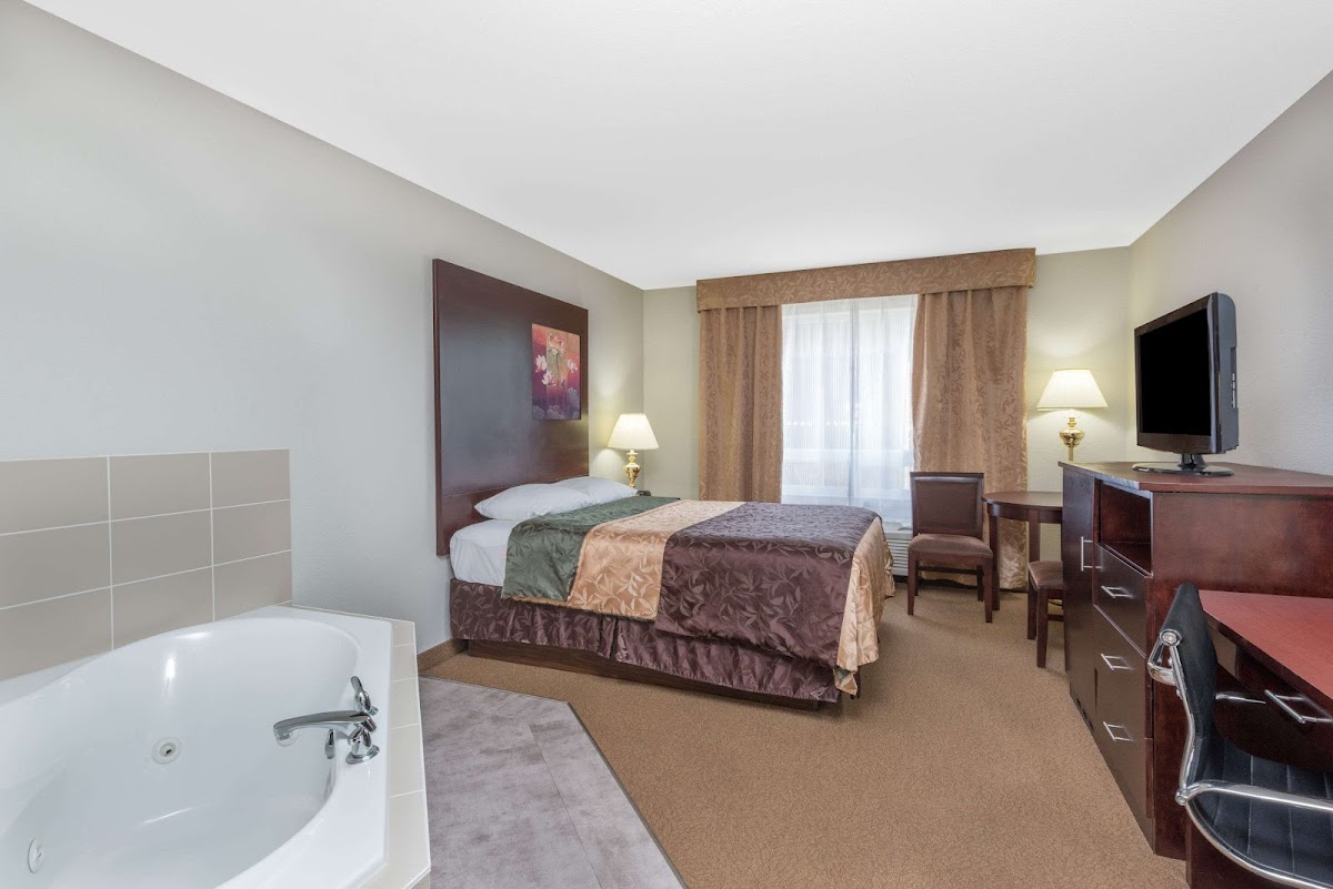 Super 8 by Wyndham Innisfail photo 2