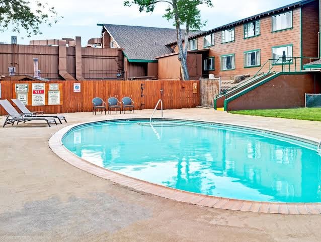 Topaz Lodge