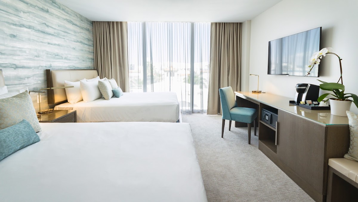Iberostar Waves Miami Beach photo 2