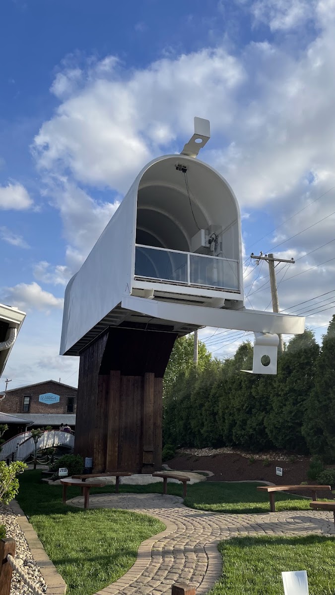 World's Largest Mailbox