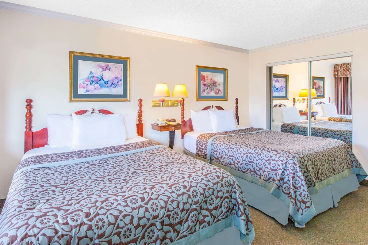 Days Inn by Wyndham Camarillo - Ventura photo 2