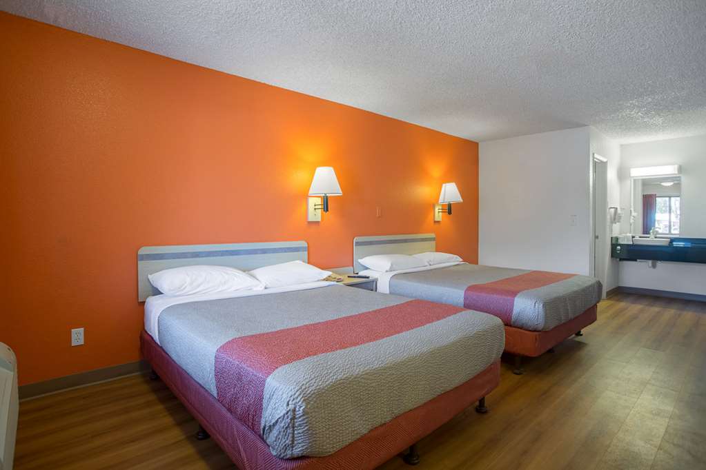 Motel 6 Kingman, AZ - Route 66 West photo 2