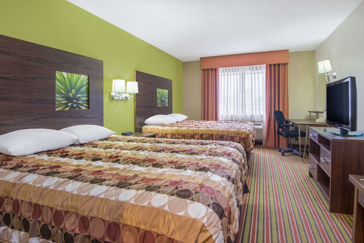 Super 8 by Wyndham Portales photo 2