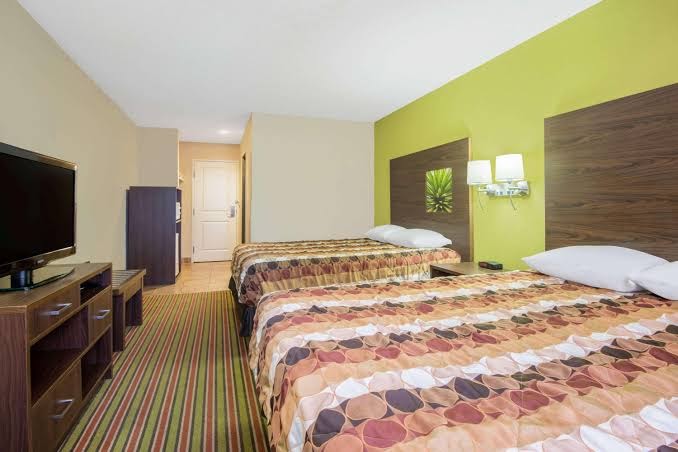 Super 8 by Wyndham Portales photo 3