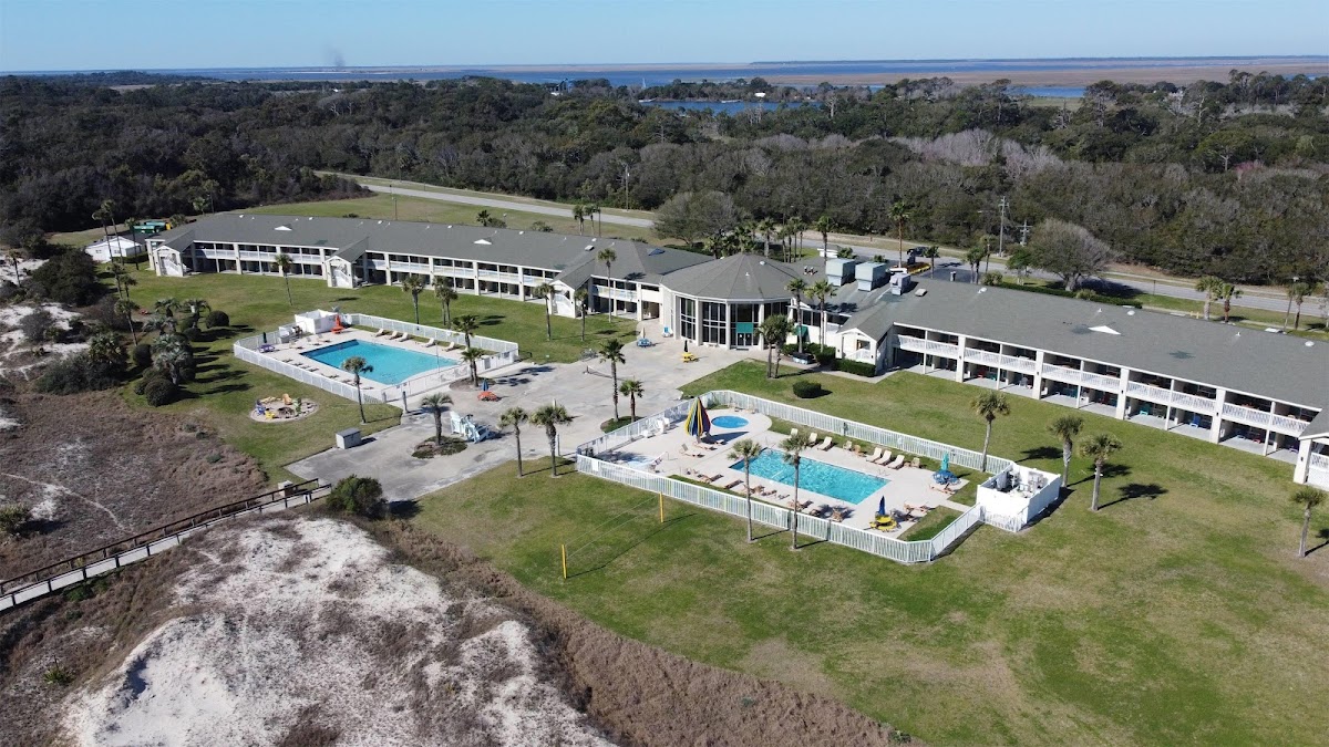 Days Inn & Suites by Wyndham Jekyll Island