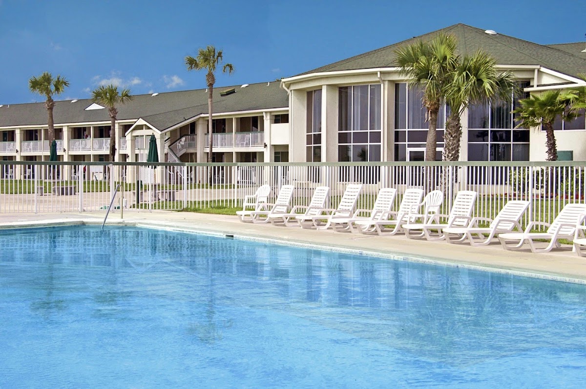 Days Inn & Suites by Wyndham Jekyll Island photo 2
