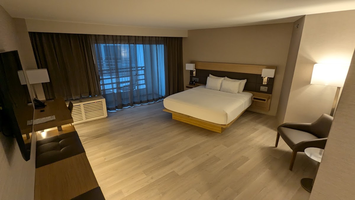 Crowne Plaza Portland-Lake Oswego by IHG photo 2