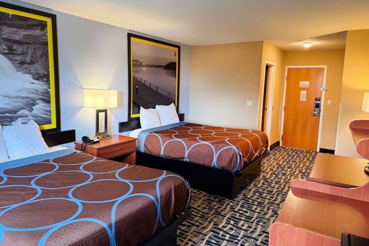 Super 8 by Wyndham Cozad photo 2