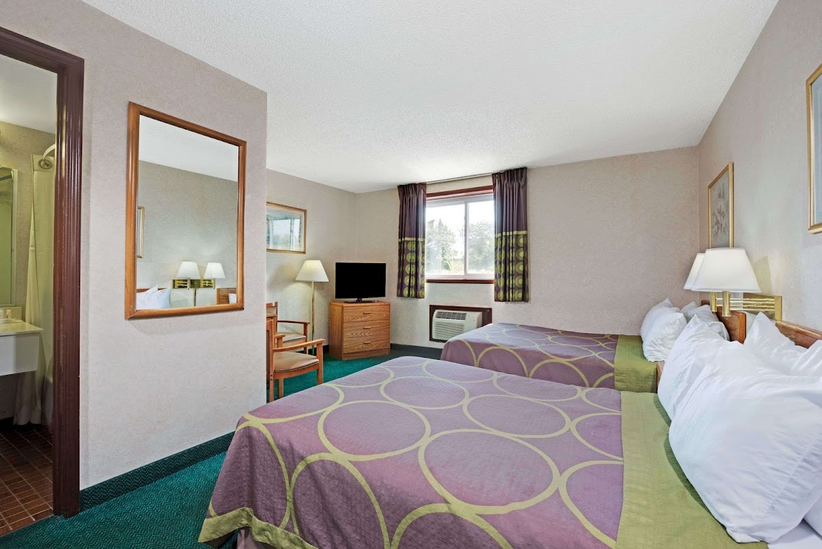 Super 8 by Wyndham Kenmore/Buffalo/Niagara Falls Area photo 2
